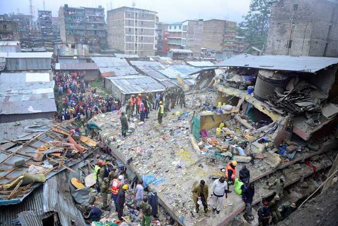 6-storey building collapses in Nairobi floods, 17 dead