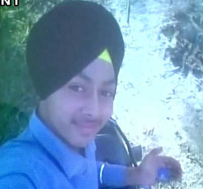 Pathankot boy who shot himself while taking selfie dies