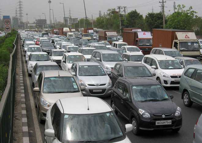SC gives Delhi govt 2 days for plan on phasing out diesel cabs