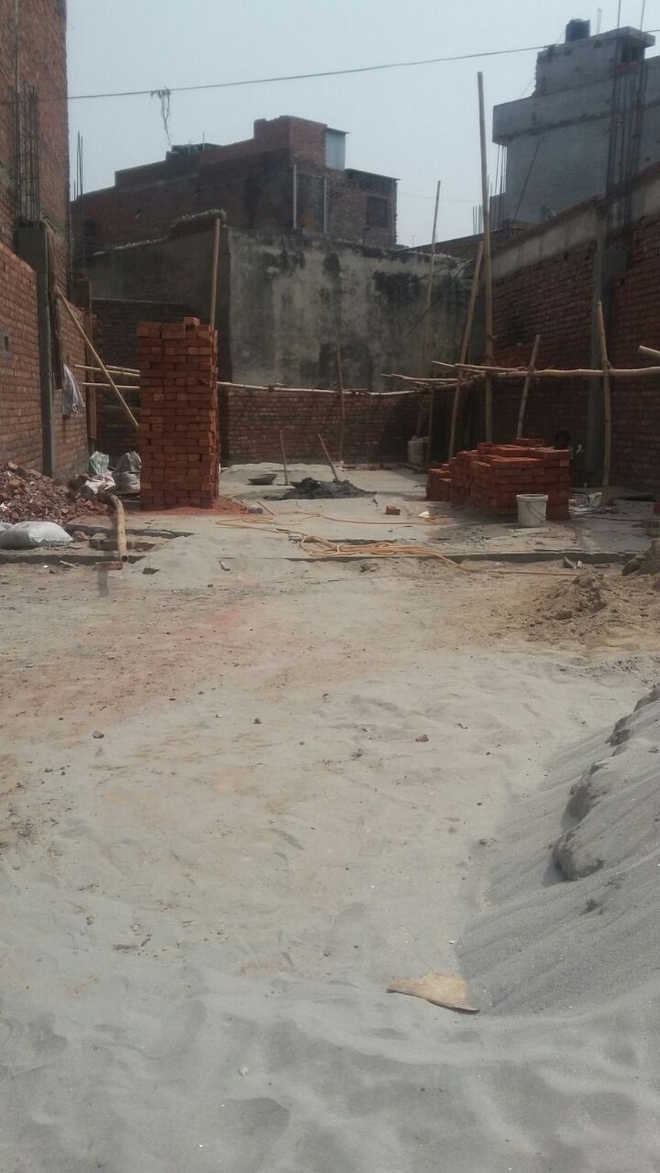 MC team gets construction of ‘illegal’ building stopped