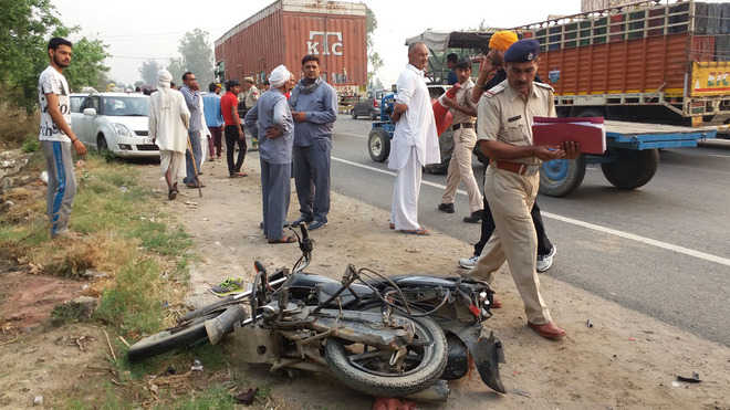 Couple, son killed in mishap : The Tribune India