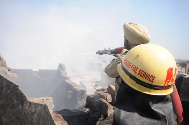 Textile stocks destroyed in fire
