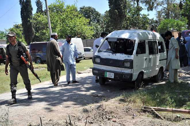 2 Bombs Kill Policeman, Injure 19 In Peshawar