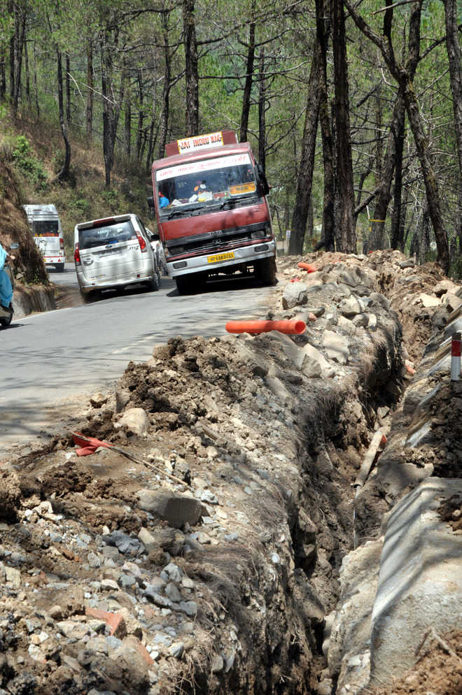 Dug-up road: Traffic goes haywire