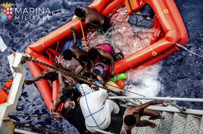700-900 migrants feared dead in three Mediterranean shipwrecks