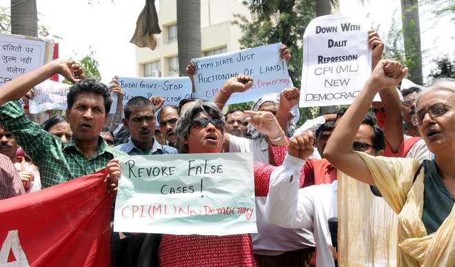 Land row: Civil rights activists meet agitating Dalits in Sangrur