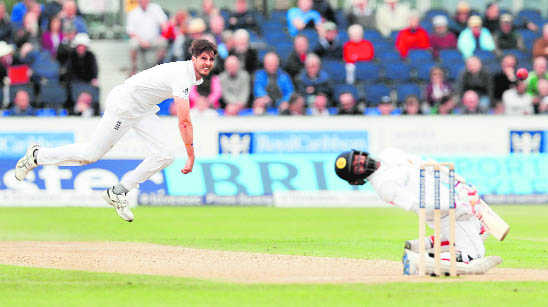 Defiant Mathews frustrates England even as defeat looms