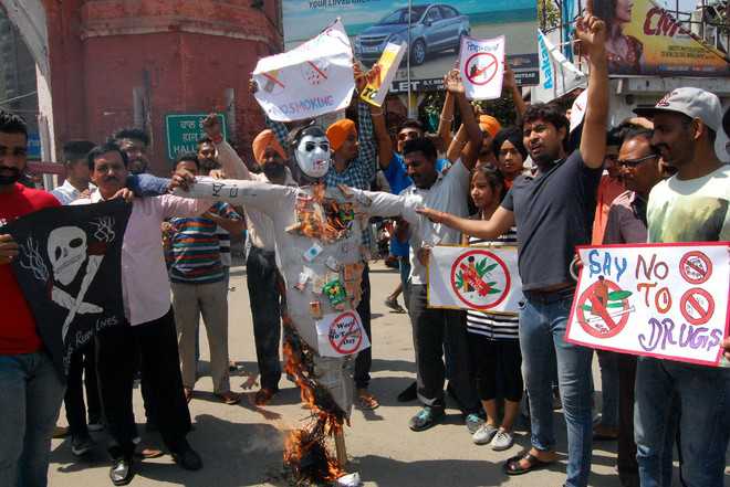 victims of tobacco Tobacco victims' body requests Badal to implement pictorial warning law in  state