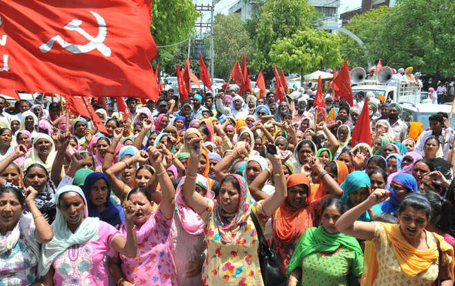 Landless Labourers Up In Arms : The Tribune India