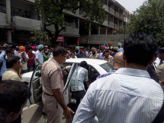40-year-old salesman’s body found from car in Chandigarh’s Sector 17