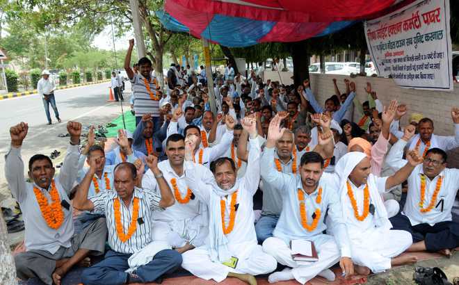 Haryana power utility office-bearers observe hunger strike