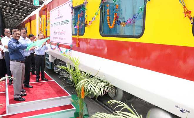 First ‘Humsafar’ coaches flagged off from RCF