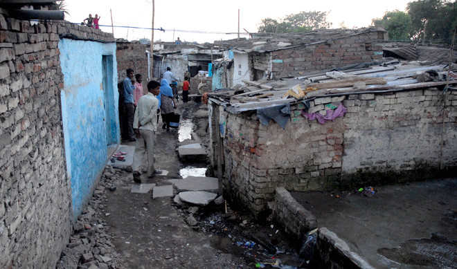 HC restrains UT from evicting slum-dwellers