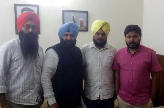Former SGPC employee joins Aam Aadmi Party