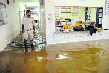 Heavy rains lash Mumbai, more in offing