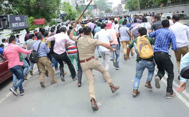 UPNL workers lathi-charged