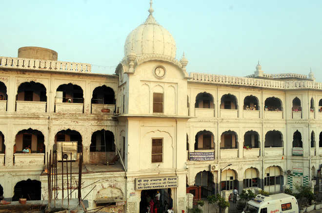 Sikh body against demolition of oldest serai at Golden Temple