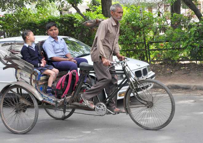 MC decides not to fine rickshaws impounded yesterday