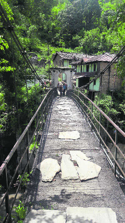 Bridge over Mandakini near Bhiri a risk to lives