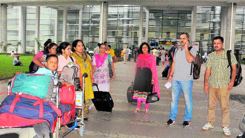 IndiGo flight fails to land at Srinagar, returns
