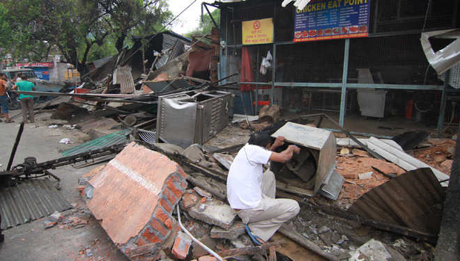 JMC carries out demolition drive, shopkeepers cry foul