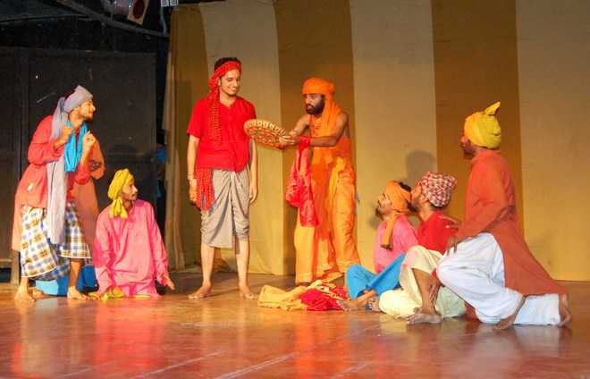 ‘Charandas Chor’ opens five-day theatre fest at Virsa Vihar