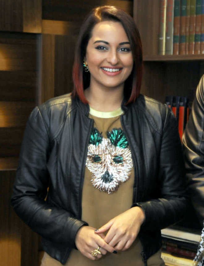 Sonakshi Sinha Nxxx - I will think about Hollywood if offered good roles: Sonakshi