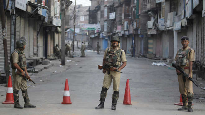 Death toll reaches 30 as Kashmir Valley simmers