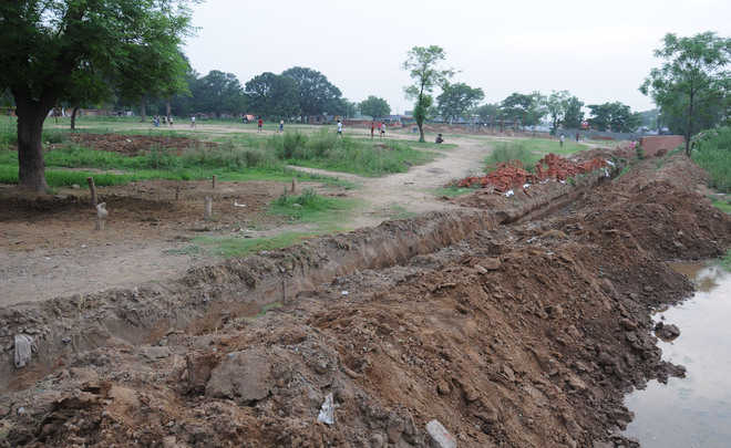 Delay mars projects at Sarangpur