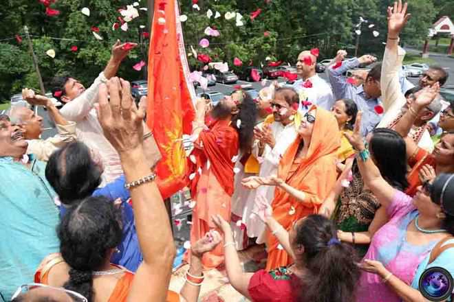 Swami Chidanand attends Hari temple celebrations in USA