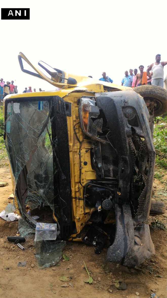 8 schoolchildren killed as train hits minibus at unmanned crossing in UP