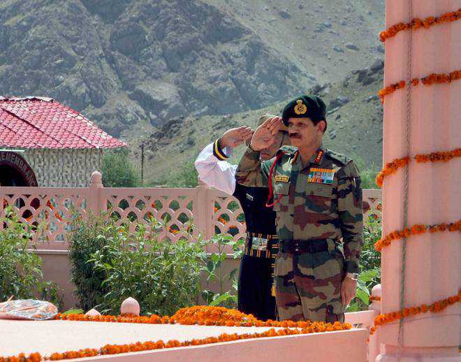 Army Chief salutes Kargil bravehearts