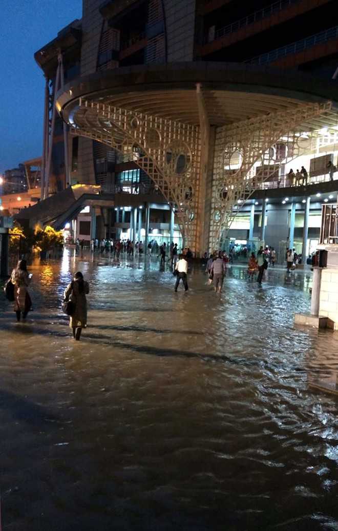 Rain throws traffic out of gear in Gurgaon, residents harried