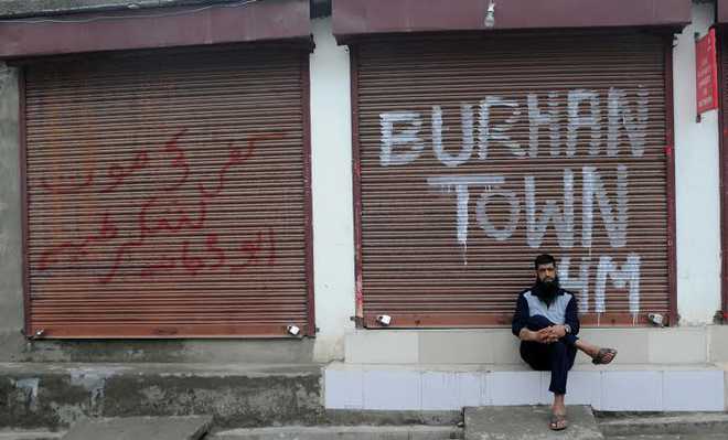 Curfew re-imposed in Kashmir to thwart march by separatists