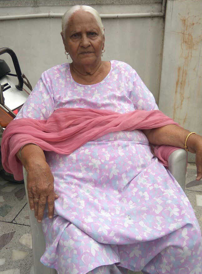 80-year-old woman’s gold chain snatched in Sector 44