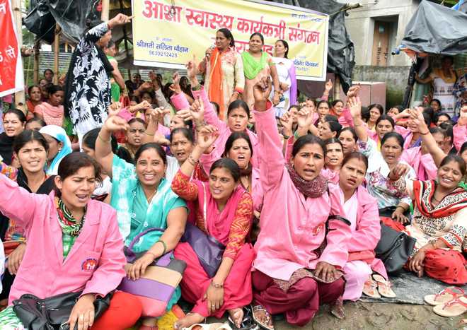 ASHA workers protest over pay anomaly