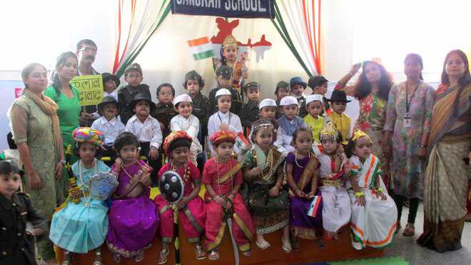 Tiny tots learn about freedom struggle