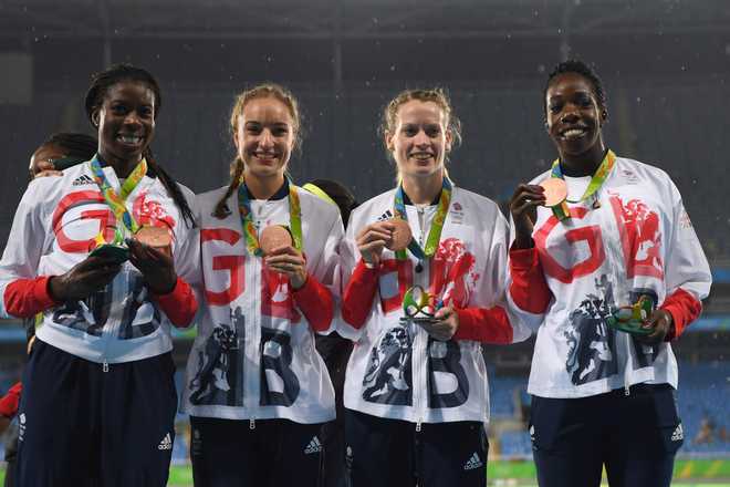 Us Win Sixth Straight Gold In Women S 4x400 Relay The Tribune India