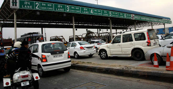 Replace toll tax contractors with technology: SC
