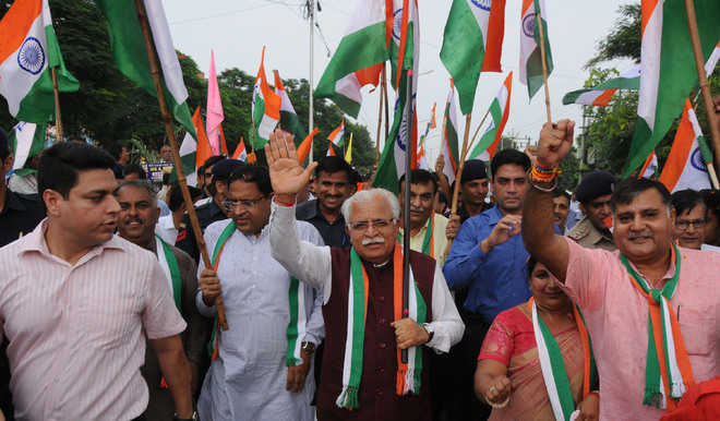 Maintain dignity of Tricolour: CM