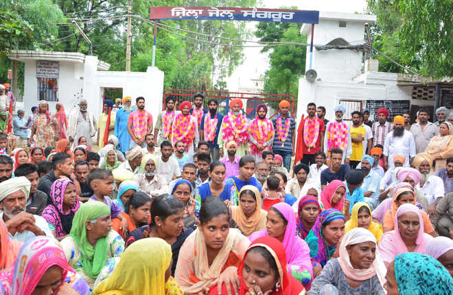Arrested for Balad Kalan stir, 10 Dalit farmers released