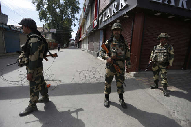 Curfew, restrictions continue for 48th day in Kashmir