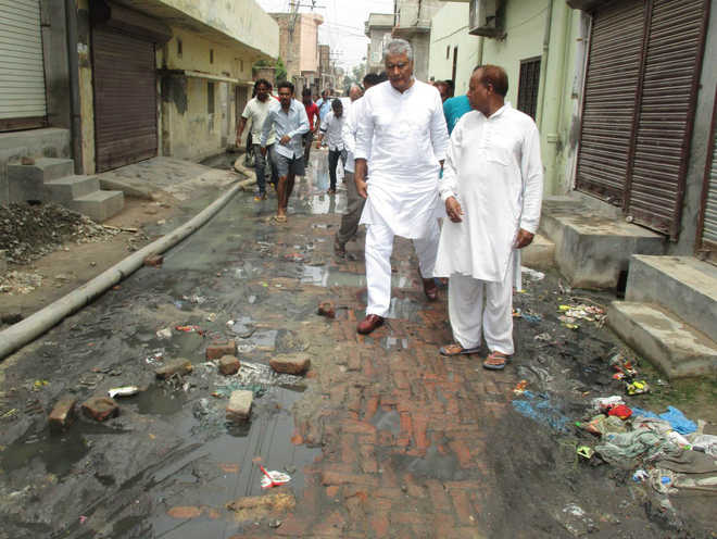 Muck all over, Jakhar mocks Swachh Mission