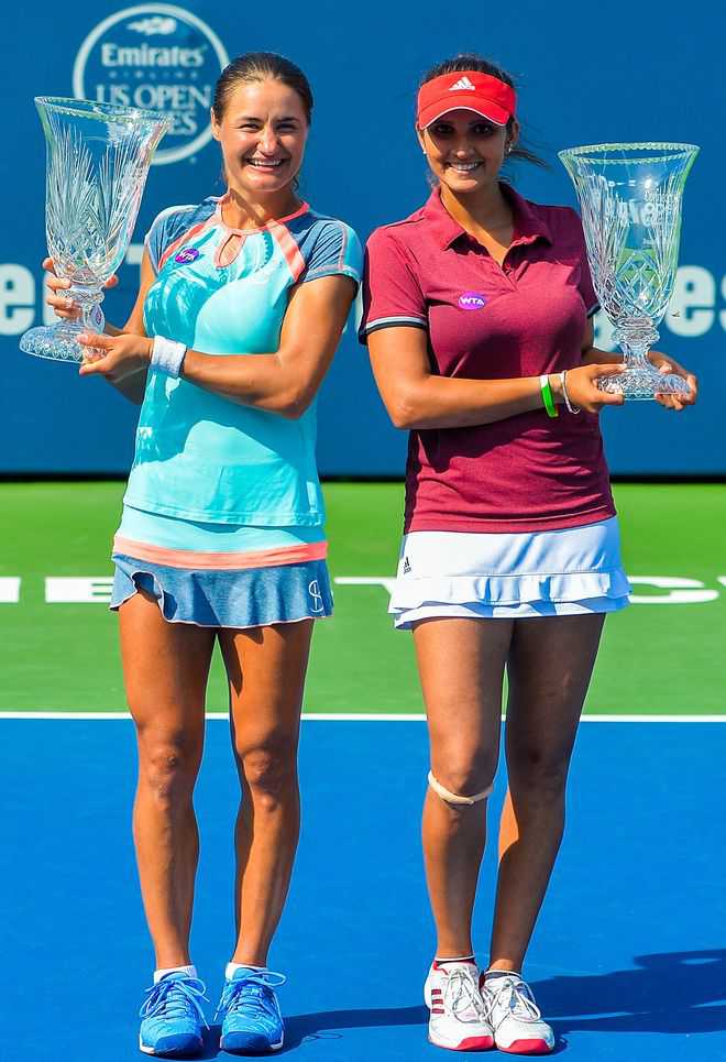 Sania-Monica win Connecticut Open