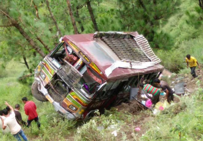 50 injured as bus rolls down hill in Mandi