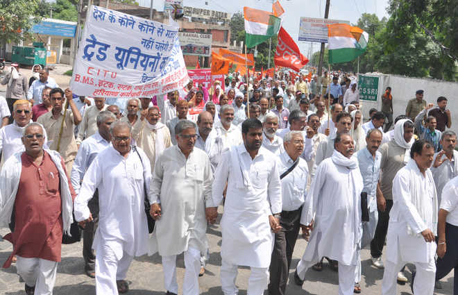 Trade unions stick to Sept 2 strike, reject govt’s wage hike