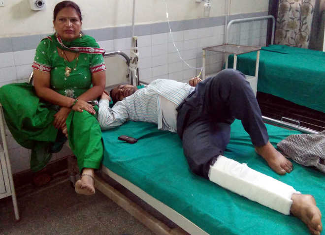 22 hurt as Free Tirath Yatra bus overturns in Fatehgarh Sahib