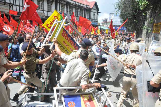 Trade unions’ stir hits banking, other services