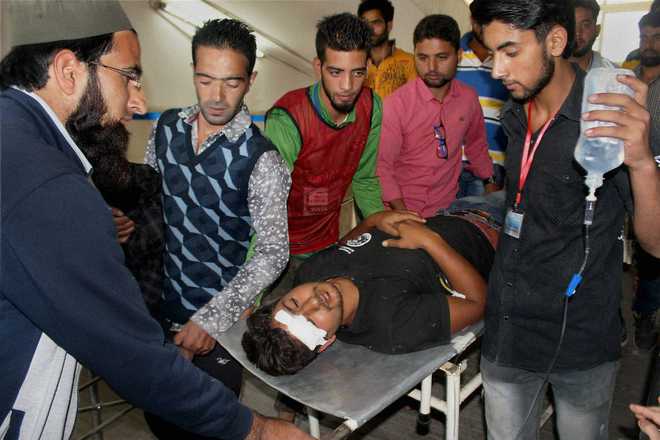 Kashmir unrest: 250 injured in fresh clashes