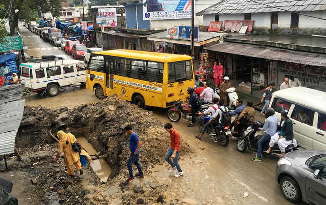 Digging of road paralyses Kangra